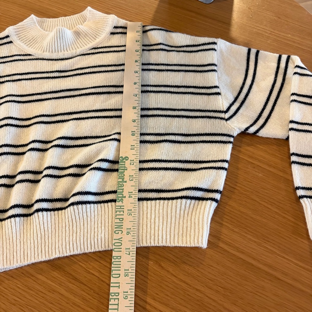 H&M Cream and Black Striped Cropped Sweater - Picture 6 of 7
